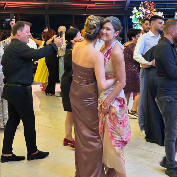 Perfect wedding guest dress - Picture 2 of 2